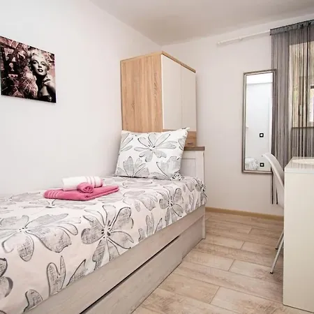 Apartment Marina In