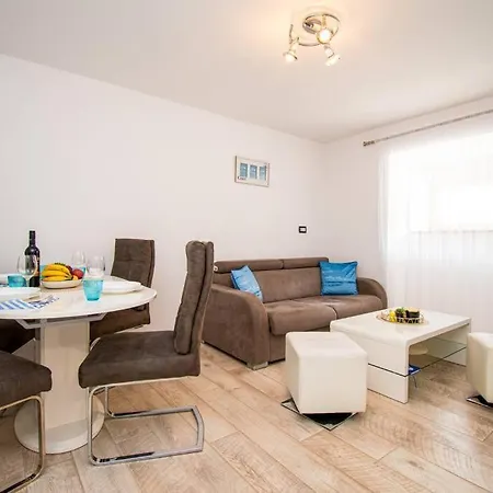 Marina In Apartment *